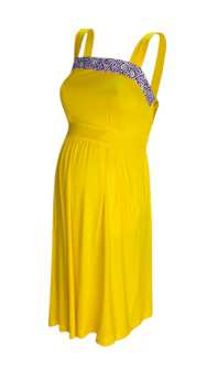 Къса лятна рокля за едри жени с презрамки от едноцветна материя