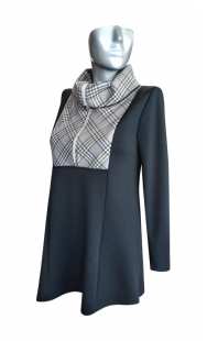Блуза за бременни и кърмещи в комбинация с каре и цип на деколтето